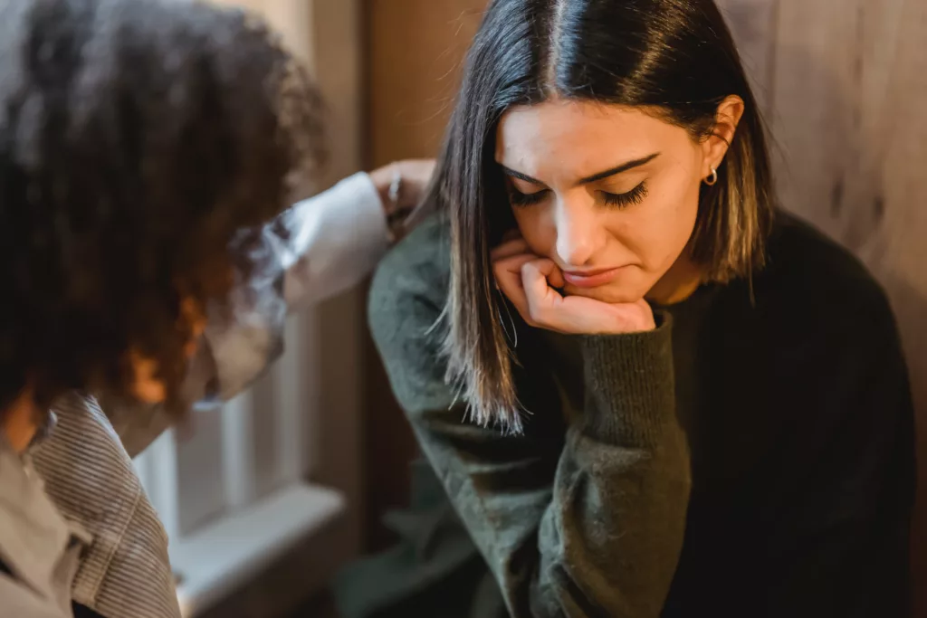 Une personne toxique aime manipuler et rabaisser l'autre.